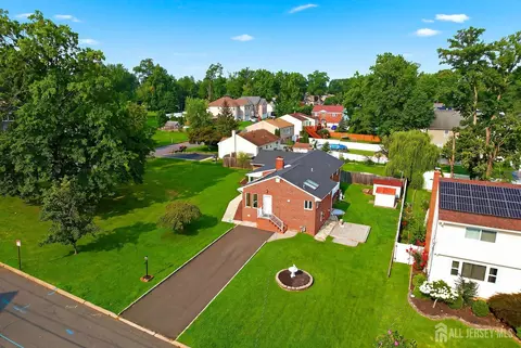 189 Kensington Ave, Colonia, NJ 07067