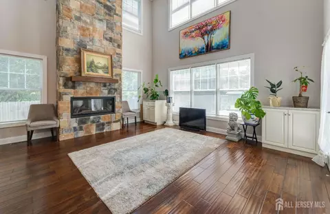 302 Central Ave, Edison, NJ 08817
