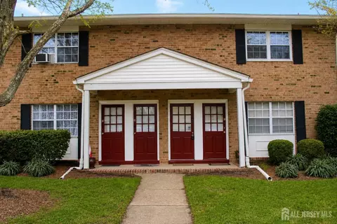 54 Garden View Ter #2, East Windsor, NJ 08520