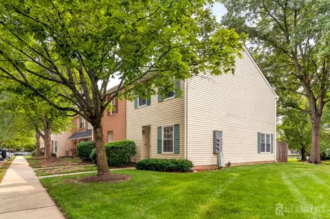 390 Mcdowell Dr, East Brunswick, NJ 08816
