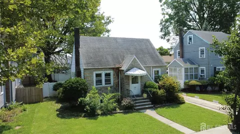 18 Cypress St, Carteret, NJ 07008