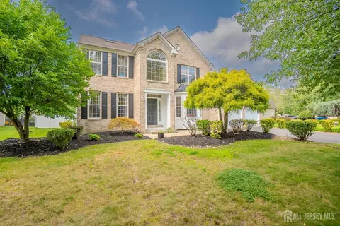 15 Inverness Ln, East Windsor, NJ 08520