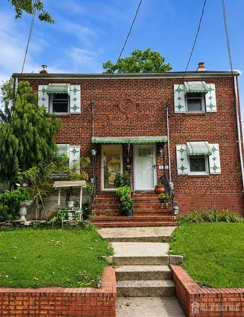 330 E Lake Ave, Rahway, NJ 07065