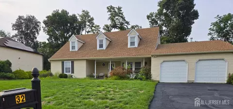32 Silvers Ln, Plainsboro, NJ 08536