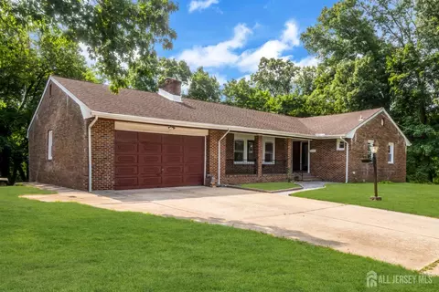 285 Highland Dr, Milltown, NJ 08850