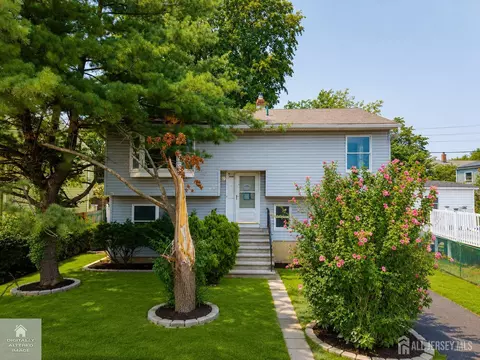 185 Chestnut St, Avenel, NJ 07001
