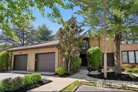 174 Nathan Dr, North Brunswick, NJ 08902