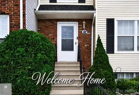 20 Karwatt Ct, Sayreville, NJ 08872