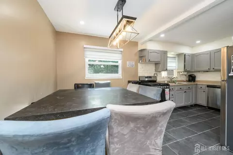 Dining - 72 Lawrence Dr, Hackettstown, NJ 07840 photo 2 of 2
