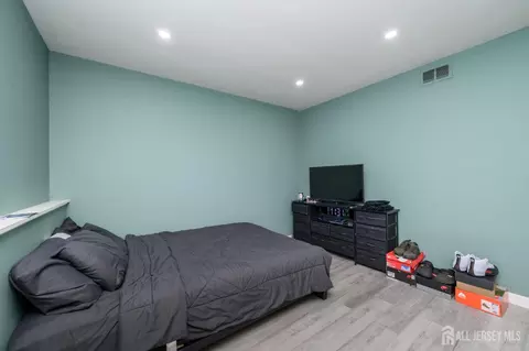 Bedroom - 72 Lawrence Dr, Hackettstown, NJ 07840 photo 9 of 10