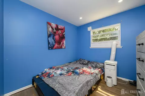 Bedroom - 72 Lawrence Dr, Hackettstown, NJ 07840 photo 5 of 10
