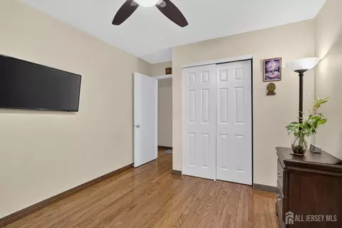 2 Dennison Pl, Plainsboro, NJ 08536