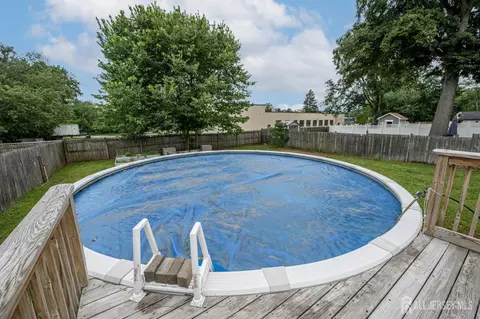 Exterior - 328 Runyon Ave, Middlesex, NJ 08846 photo 8 of 11