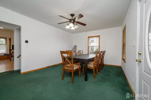 Dining - 328 Runyon Ave, Middlesex, NJ 08846 photo 1 of 3