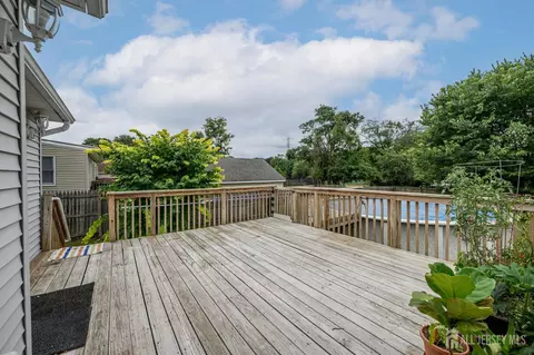 Exterior - 328 Runyon Ave, Middlesex, NJ 08846 photo 6 of 11
