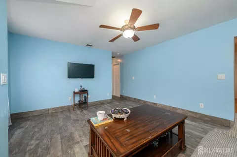 Living - 328 Runyon Ave, Middlesex, NJ 08846 photo 2 of 2