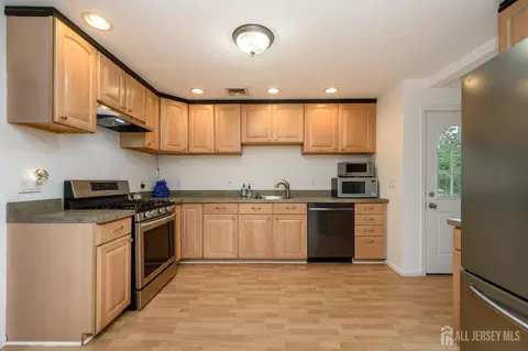 Kitchen - 328 Runyon Ave, Middlesex, NJ 08846 photo 1 of 3