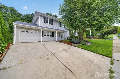 5 Ridge Rd, South River, NJ 08882