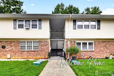 56 Galewood Dr #D, Matawan, NJ 07747