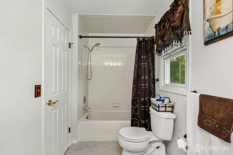 Bath - 174 Cottrell Rd, Matawan, NJ 07747 photo 3 of 5