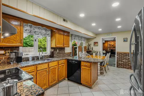 Kitchen - 174 Cottrell Rd, Matawan, NJ 07747 photo 1 of 6
