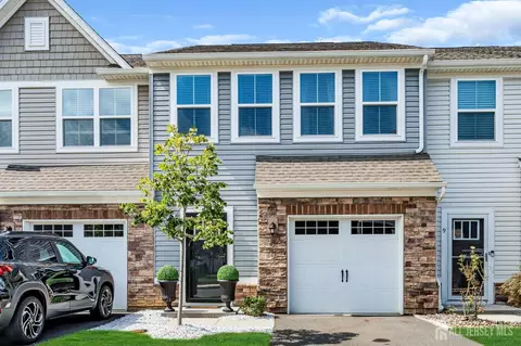 8 Athens Way, Cliffwood, NJ 07721