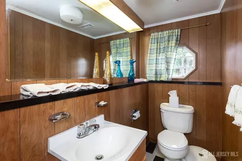 Bath - 36 Brookfall Rd, Edison, NJ 08817 photo 2 of 3