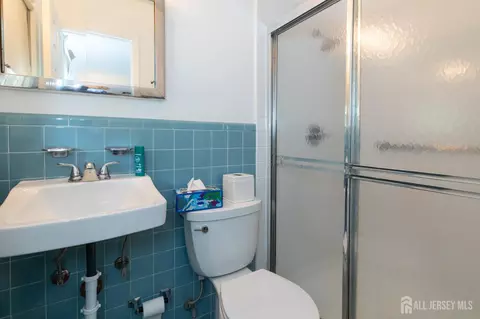 Bath - 36 Brookfall Rd, Edison, NJ 08817 photo 3 of 3