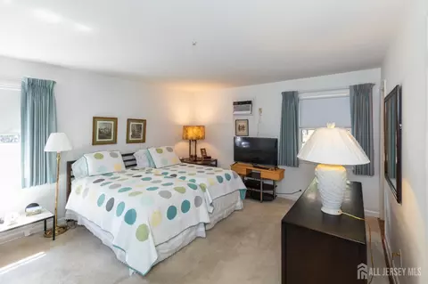 Bedroom - 36 Brookfall Rd, Edison, NJ 08817 photo 2 of 6