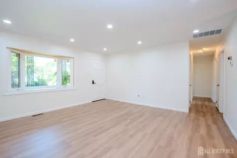 Living - 4 Hunterdon Ave, Monroe, NJ 08831 photo 2 of 5
