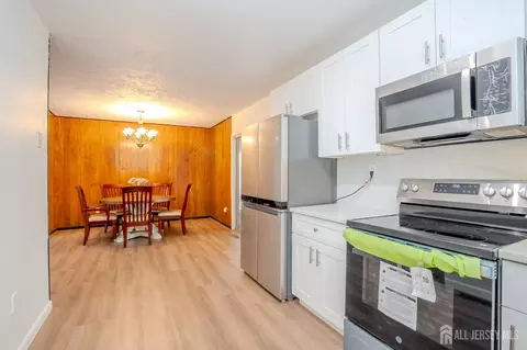 Kitchen - 4 Hunterdon Ave, Monroe, NJ 08831 photo 4 of 4