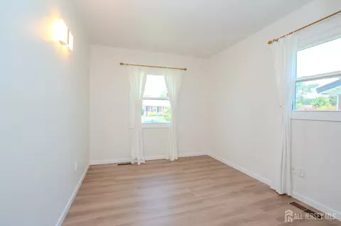Bedroom - 4 Hunterdon Ave, Monroe, NJ 08831 photo 1 of 5