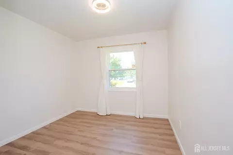 Bedroom - 4 Hunterdon Ave, Monroe, NJ 08831 photo 3 of 5