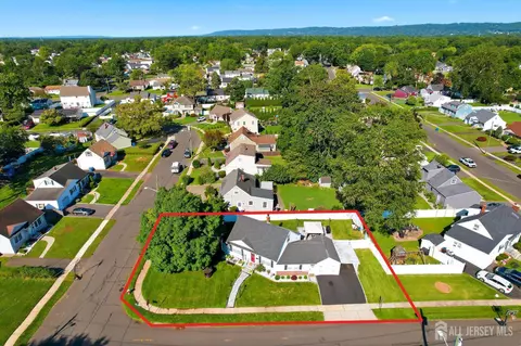 52 Leeds Dr, South Plainfield, NJ 07080