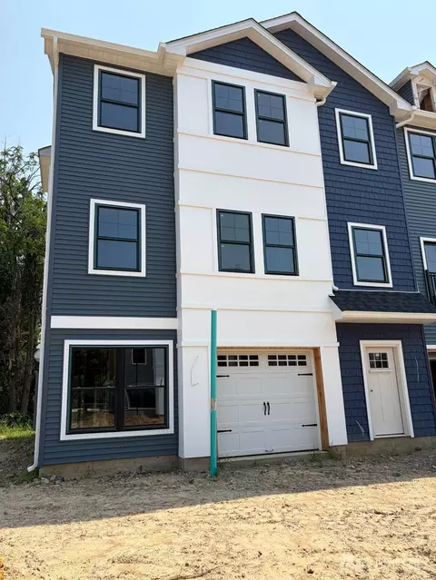 10 Bonus Ct, Sayreville, NJ 08879