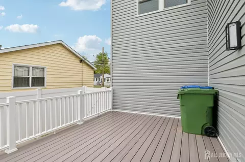 Exterior - 239 Suttons Ln, Edison, NJ 08817 photo 3 of 6