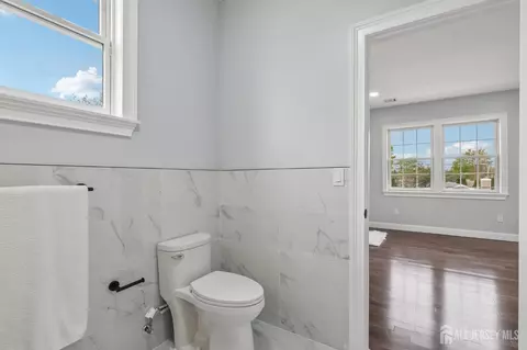 Entry Way - 239 Suttons Ln, Edison, NJ 08817 photo 8 of 8