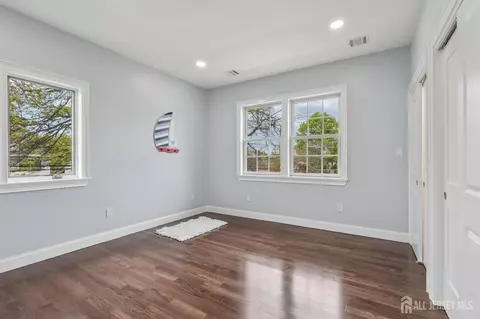 Bedroom - 239 Suttons Ln, Edison, NJ 08817 photo 9 of 10