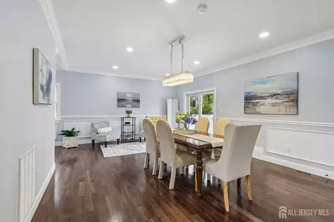 Dining - 239 Suttons Ln, Edison, NJ 08817 photo 1 of 2