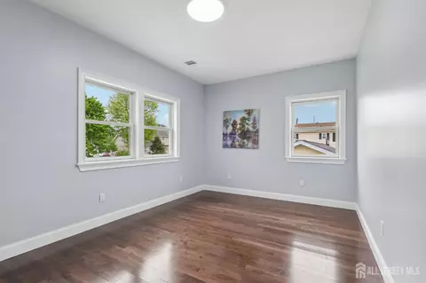 Bedroom - 239 Suttons Ln, Edison, NJ 08817 photo 6 of 10