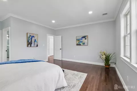 Bedroom - 239 Suttons Ln, Edison, NJ 08817 photo 4 of 10