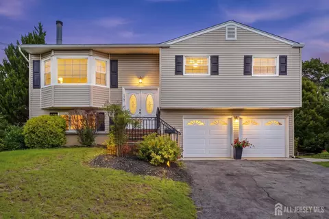 177 S Moetz Dr, Milltown, NJ 08850