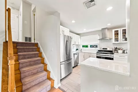 Entry Way - 9 Meyer Rd, Edison, NJ 08817 photo 4 of 5