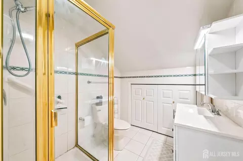 Bath - 9 Meyer Rd, Edison, NJ 08817 photo 2 of 3