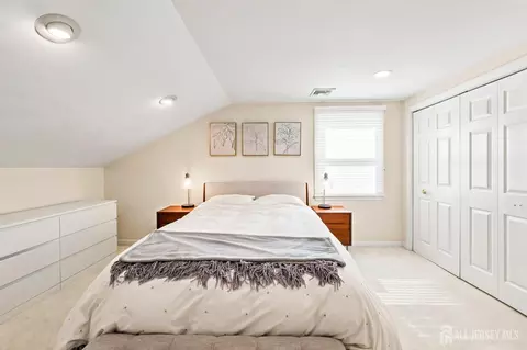Bedroom - 9 Meyer Rd, Edison, NJ 08817 photo 3 of 8
