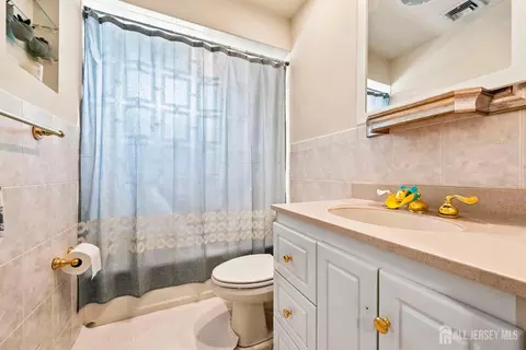 Bath - 9 Meyer Rd, Edison, NJ 08817 photo 3 of 3