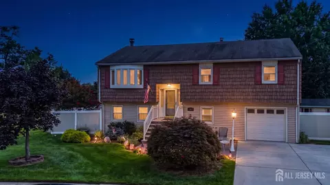 6 Ridgeview Rd, Jamesburg, NJ 08831