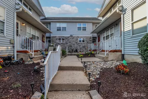 323 Ventnor Ct, Piscataway, NJ 08854