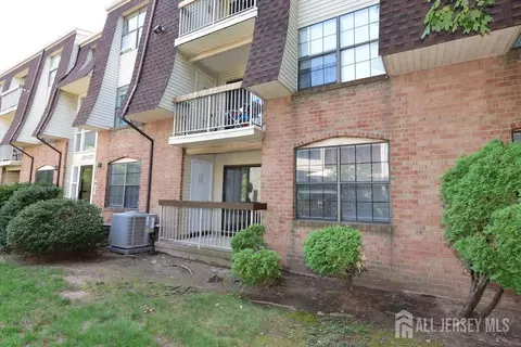 302 Hidden Village Dr, Perth Amboy, NJ 08861