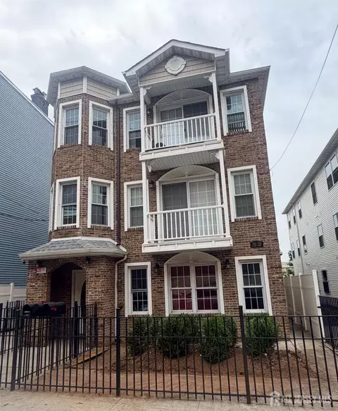 784 Bergen St, Newark, NJ 07108